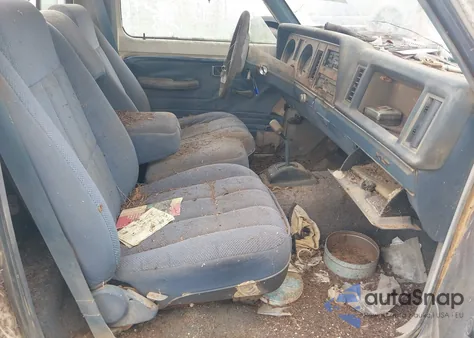 1988 Ford Ranger z USA, uszkodzony, nr VIN 1FTBR10T2JUC34875